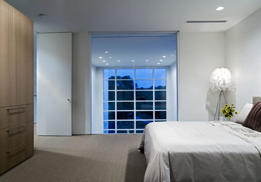 51 Vanguard Way | Morrison Seifert Murphy - 2007