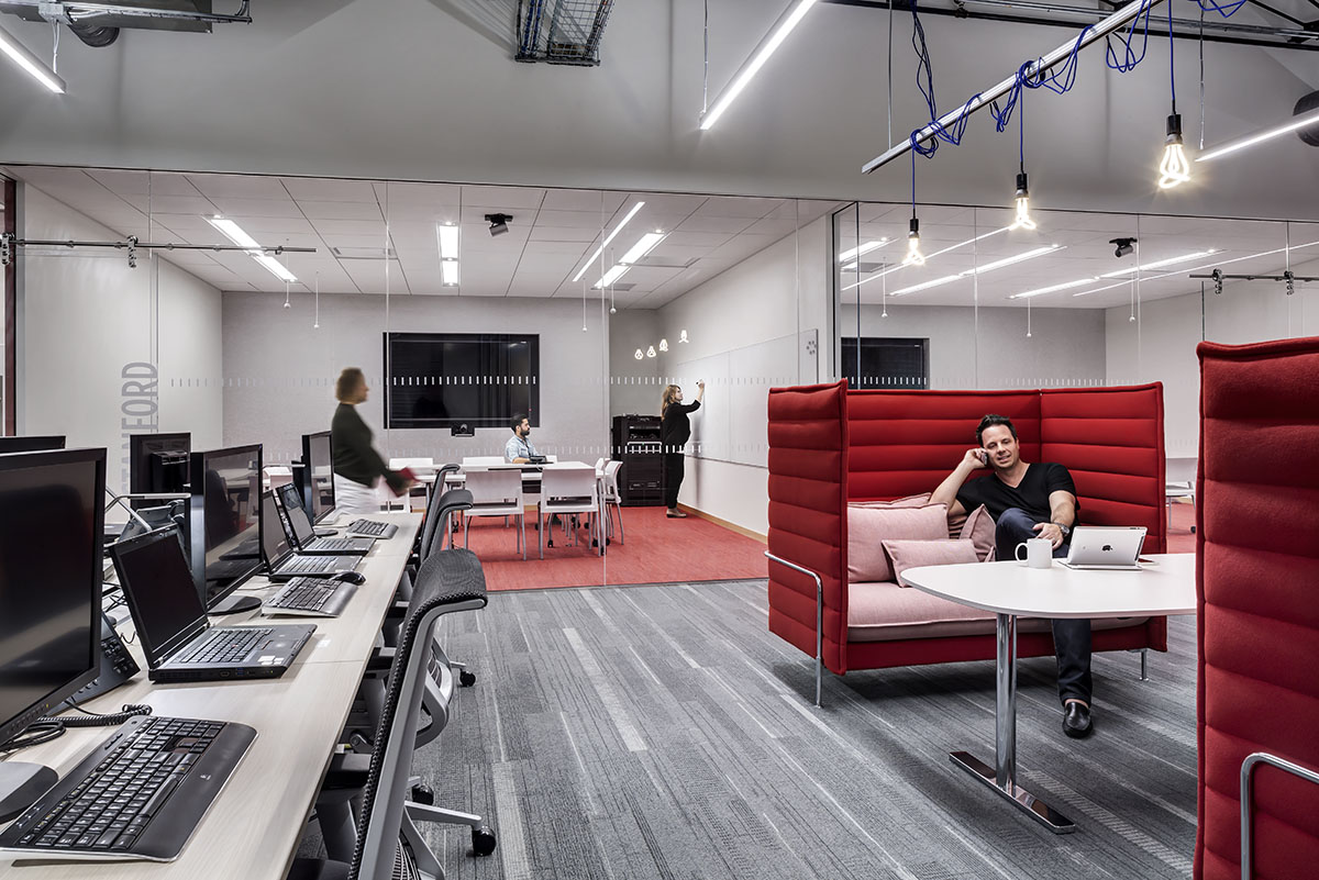 An International Banking Firm - 2015 | Perkins+Will