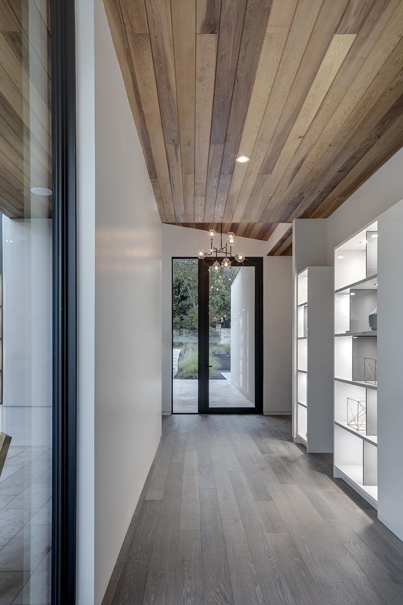 Bracketed Space House - Austin, TX | MF Architecture - 2016