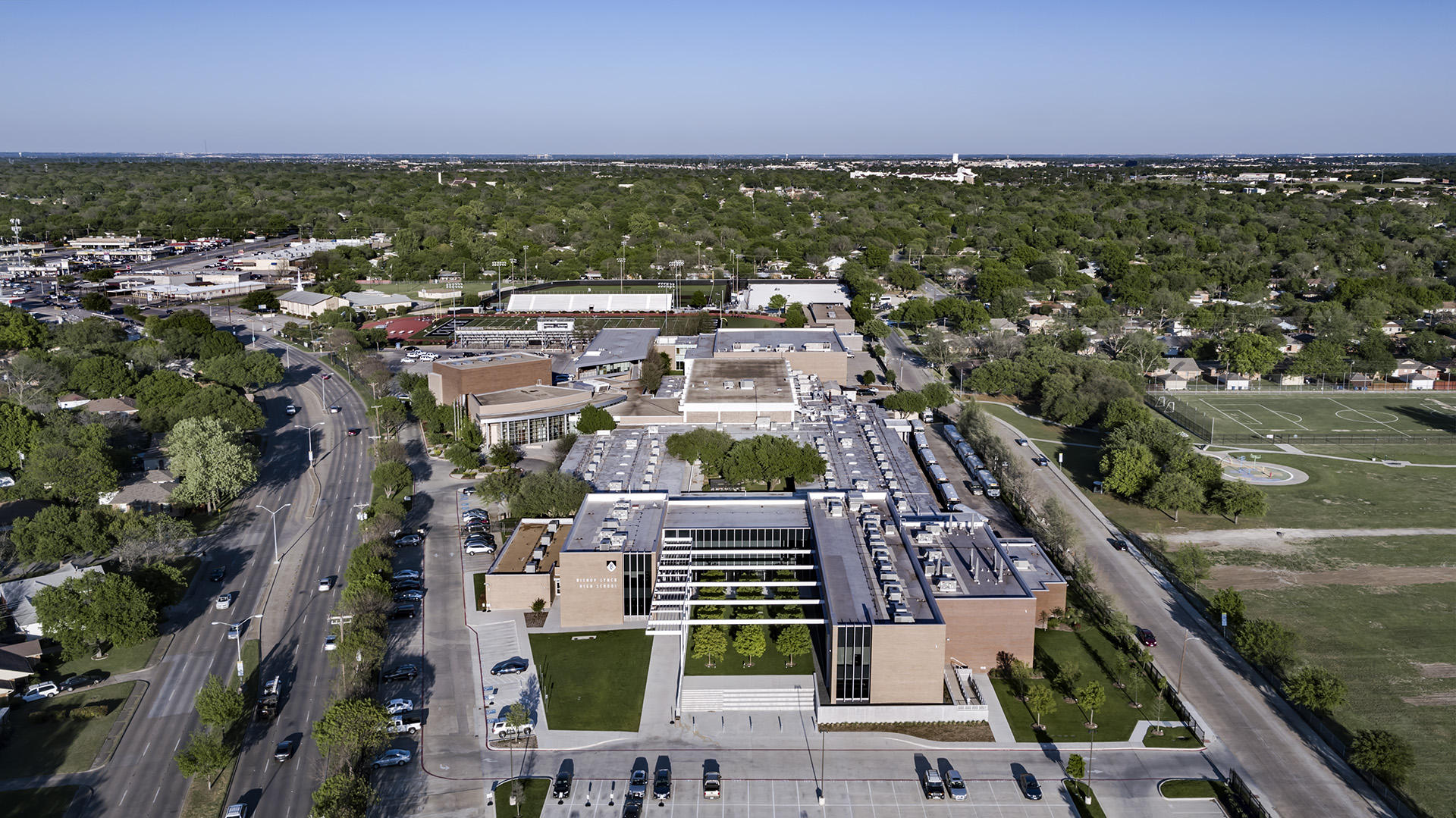 Bishop Lynch HS - Dallas, TX USA | 2017 _ Perkins+Will