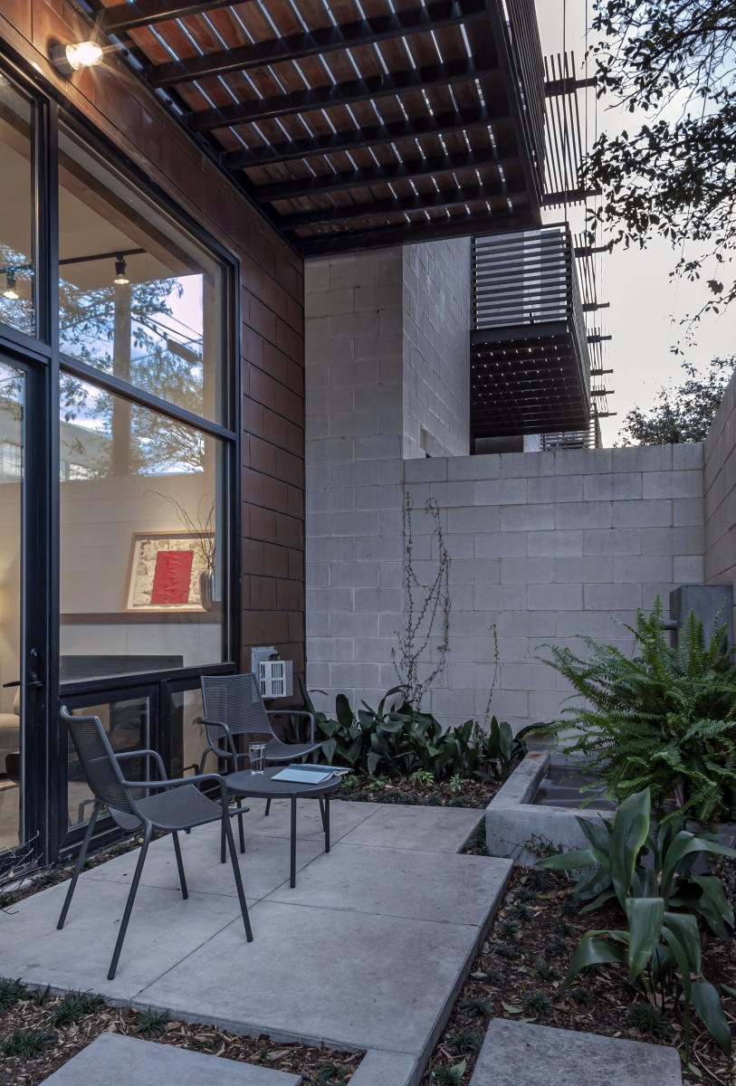 Commerce Street | Ron Wommack FAIA - 2005