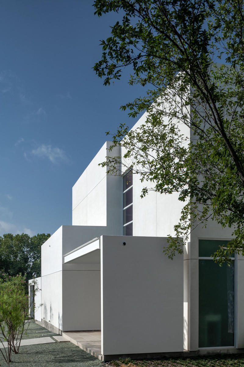 51 Vanguard Way | Morrison Seifert Murphy - 2007