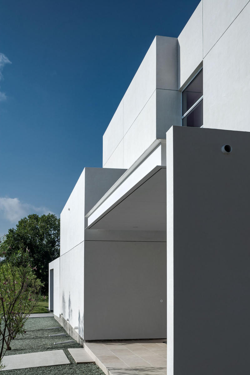 51 Vanguard Way | Morrison Seifert Murphy - 2007